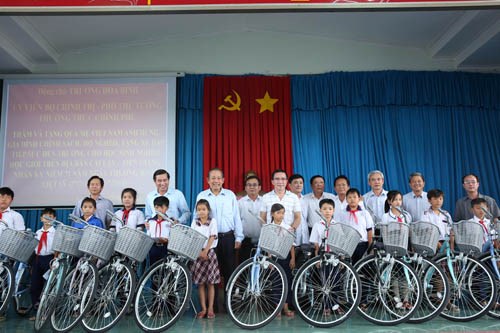Thể hiện sâu sắc đạo lý ‘uống nước, nhớ nguồn’ - ảnh 2